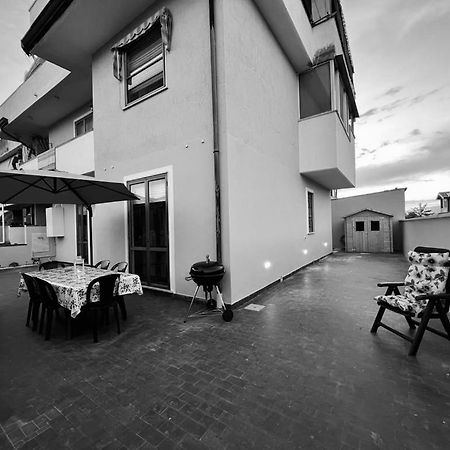 Appartamento Sunflower Viareggio Exterior photo