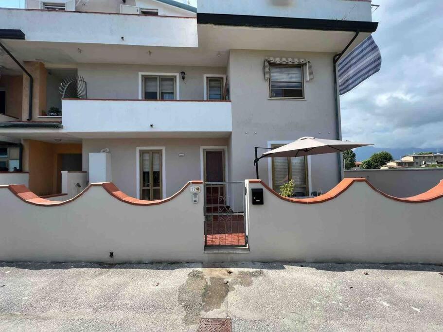 Appartamento Sunflower Viareggio Exterior photo